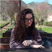 Diplomata al liceo linguistico (livello esame CEFR C2) offre lezioni di inglese per ragazzi